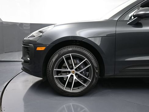 Certified 2025 Porsche Macan AWD/4WD image 12