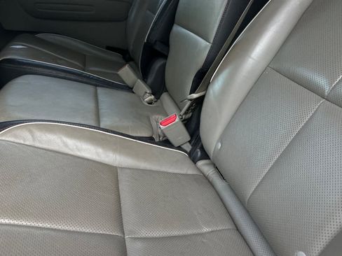 Used 2017 Kia Sedona LX w/ LX Essentials Premium Package image 5