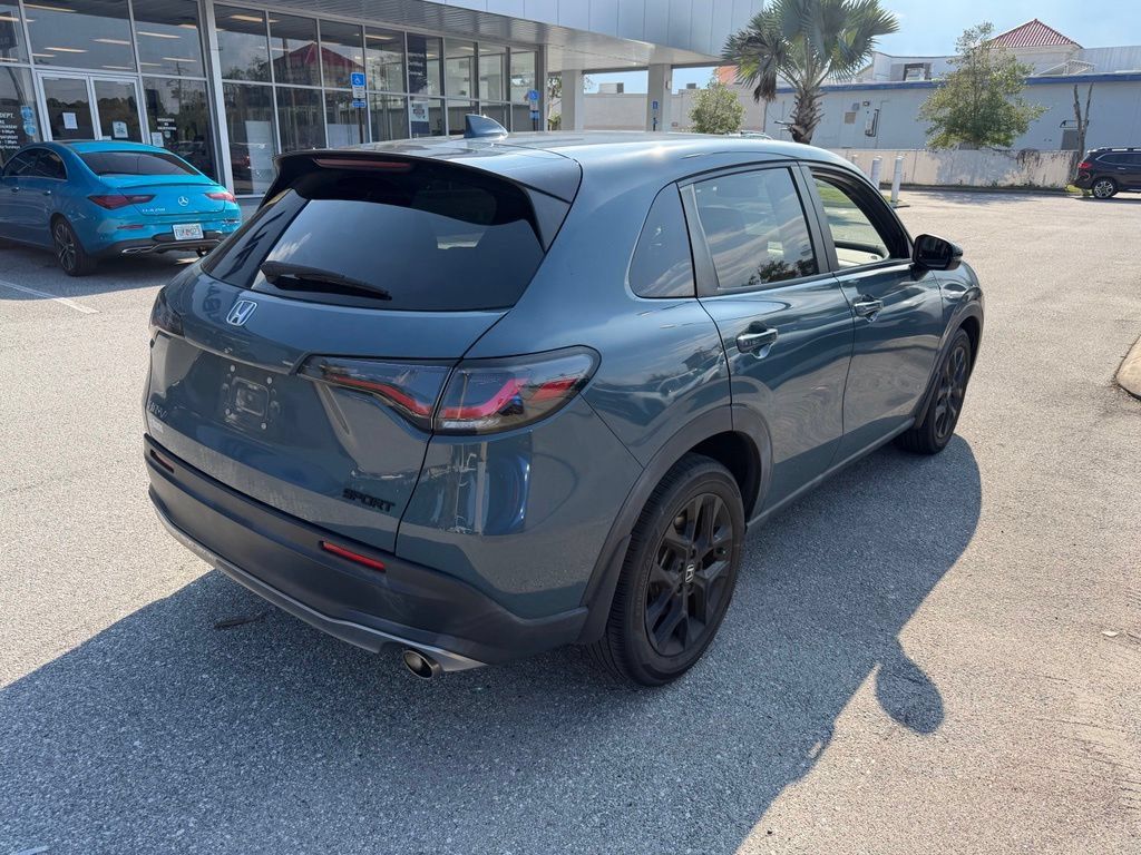 Used 2024 Honda HR-V Sport image 3