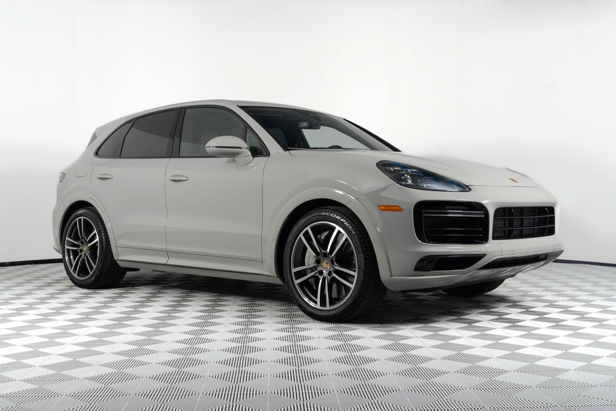 Used 2022 Porsche Cayenne Turbo AWD/4WD image 1