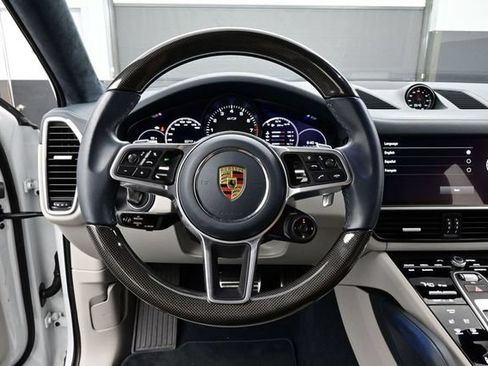 Used 2022 Porsche Cayenne GTS AWD/4WD image 8