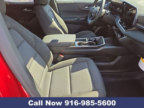 New 2026 Chevrolet Equinox LT w/ Safety and Technology Package image 32
