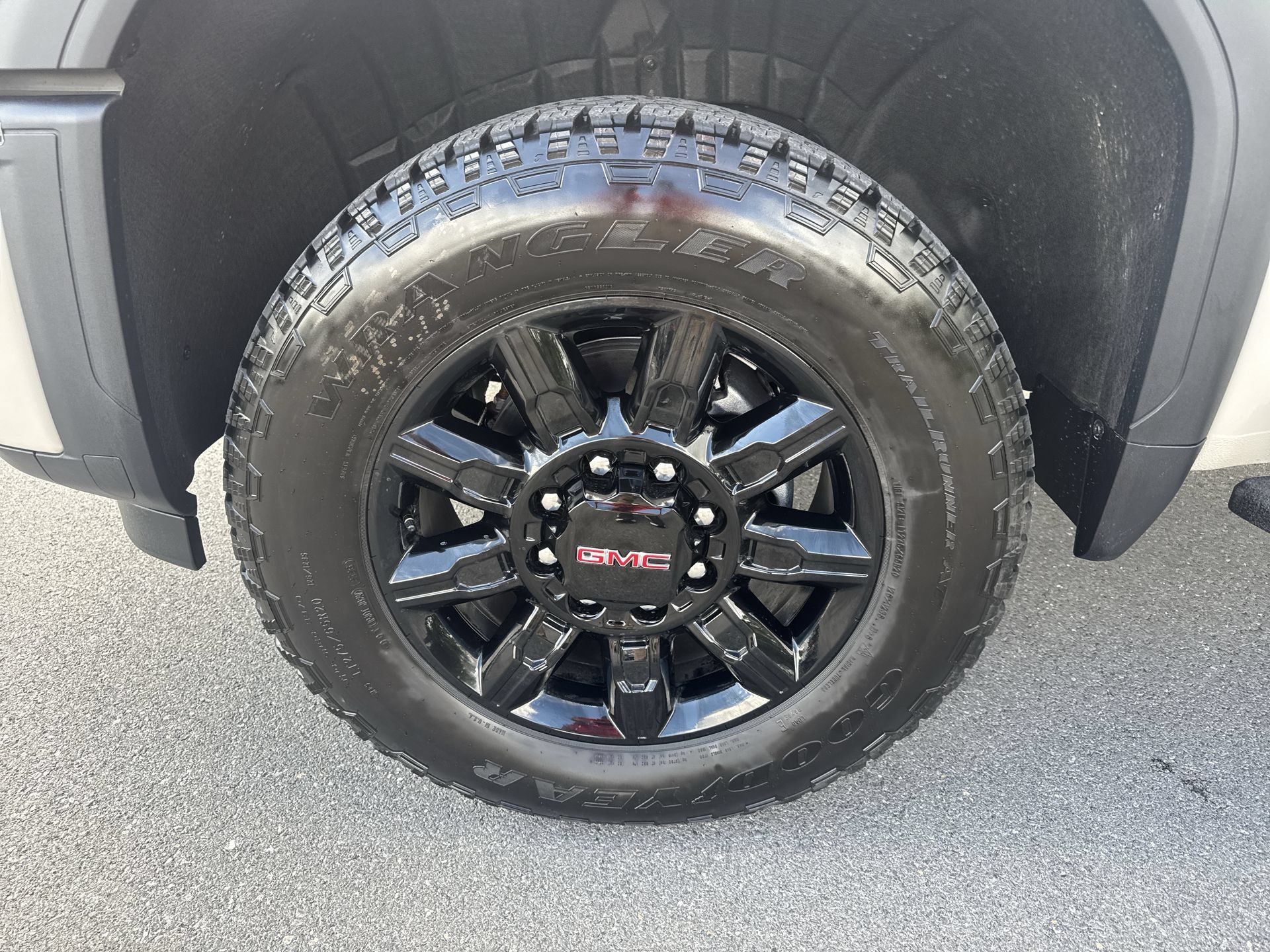 New 2026 GMC Sierra 2500 AT4 w/ AT4 Premium Plus Package AWD/4WD image 19