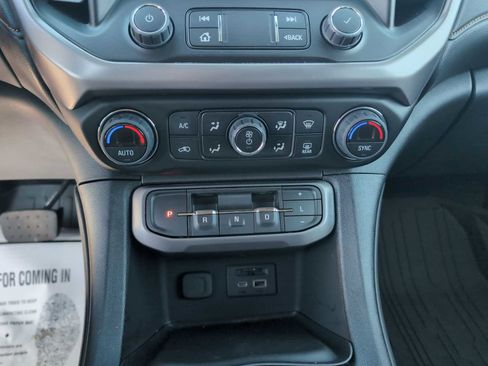 Used 2023 GMC Acadia AT4 w/ Technology Package image 18