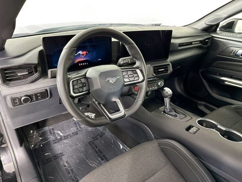 Used 2025 Ford Mustang Coupe RWD image 9
