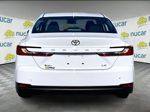 Used 2025 Toyota Camry SE FWD image 5
