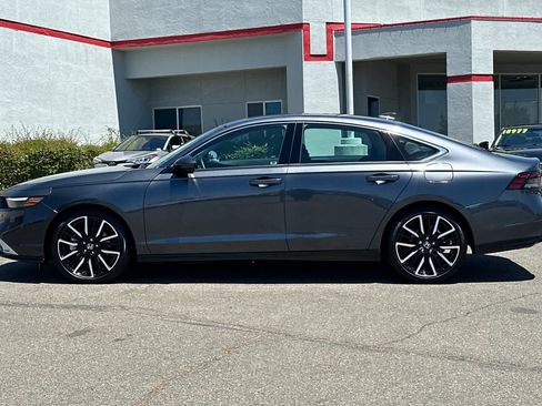 Used 2025 Honda Accord Touring image 9