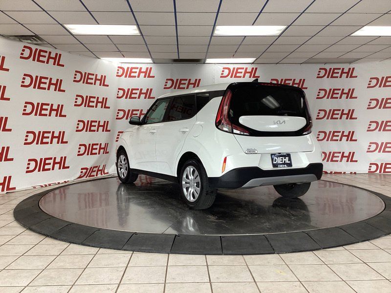 Certified 2024 Kia Soul LX FWD image 4