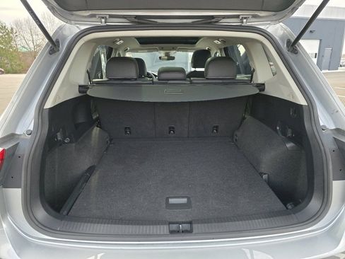 Used 2023 Volkswagen Tiguan SE AWD/4WD image 14