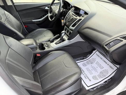 Used 2014 Ford Focus SE w/ Equipment Group 201A FWD image 18