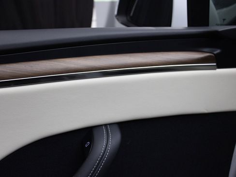 Used 2023 Tesla Model X image 24