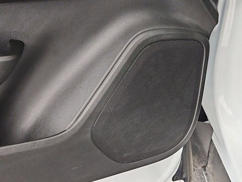 Used 2025 Chevrolet Blazer LT image 29