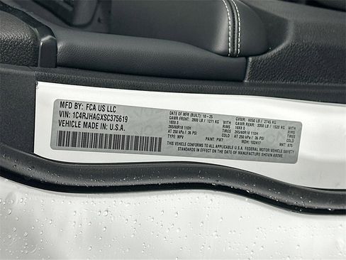 New 2025 Jeep Grand Cherokee Altitude image 19