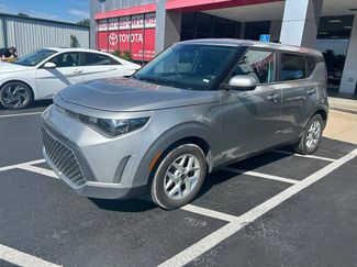Used 2024 Kia Soul LX w/ Option Group 015 FWD video 1
