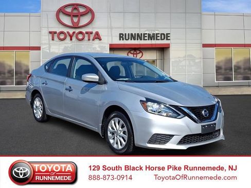Used 2019 Nissan Sentra SV image 1