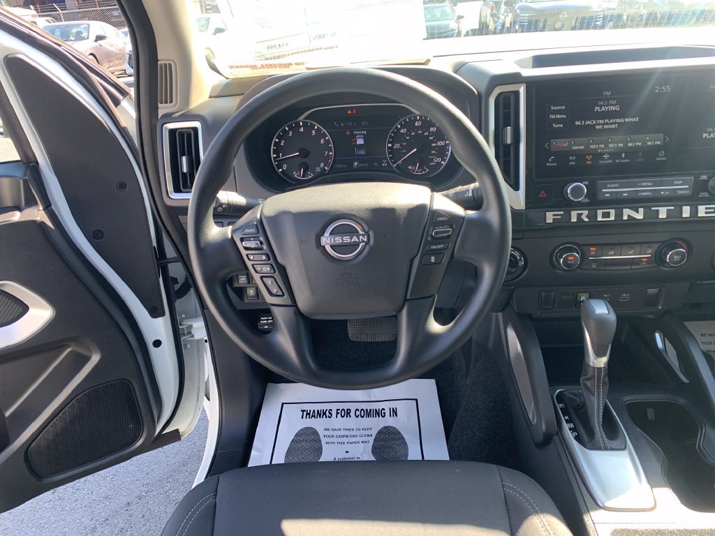 Used 2025 Nissan Frontier SV AWD/4WD image 22