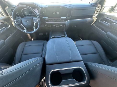 Used 2024 Chevrolet Silverado 2500 LT w/ Midnight Edition image 22