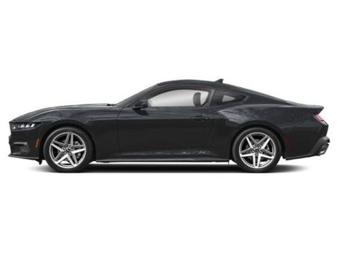 Used 2025 Ford Mustang Coupe RWD image 3