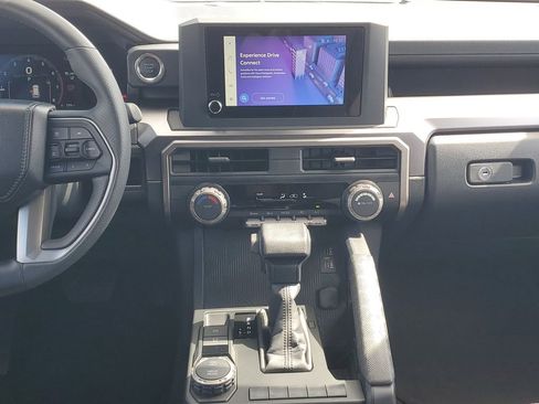 Certified 2025 Toyota 4Runner SR5 image 28