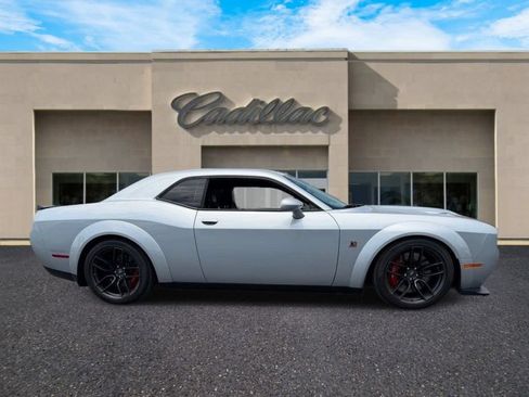 Used 2021 Dodge Challenger R/T Scat Pack RWD image 2