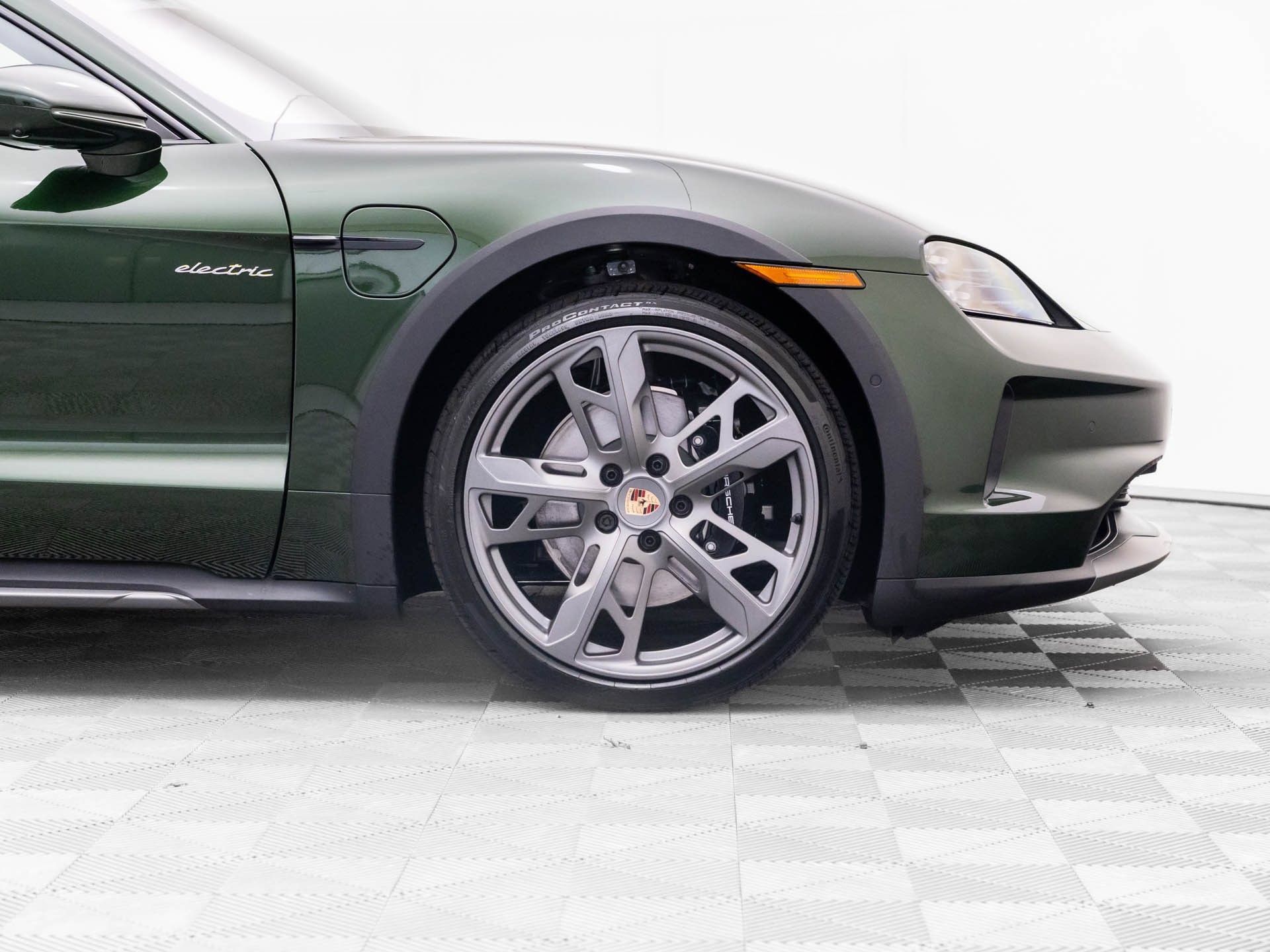 New 2026 Porsche Taycan 4S AWD/4WD image 30