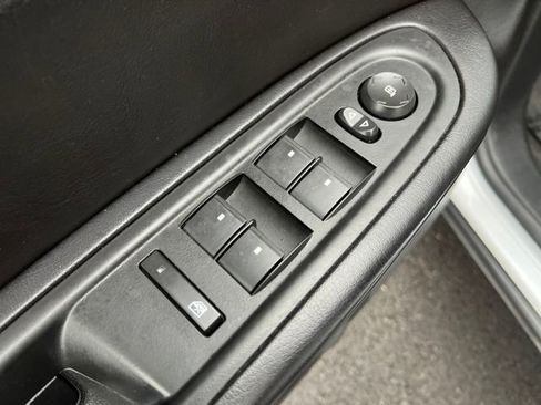 Used 2017 Chevrolet Traverse LT image 12