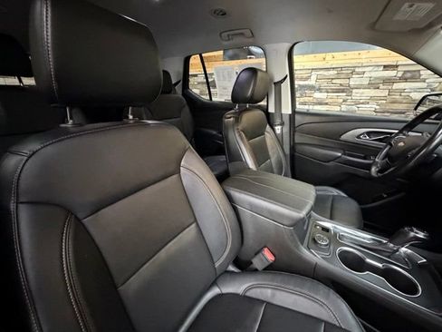 Used 2019 Chevrolet Traverse LT AWD/4WD image 17