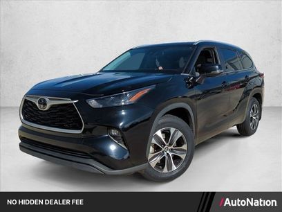 Used 2023 Toyota Highlander XLE