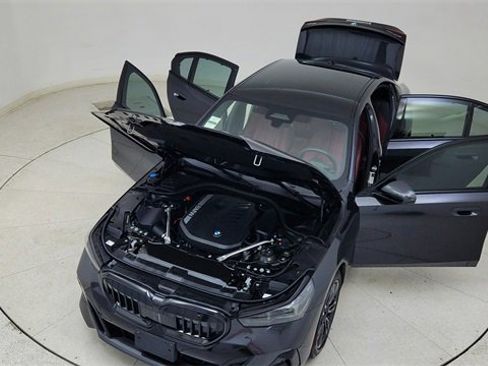 Used 2025 BMW 540i xDrive w/ Executive Package image 88