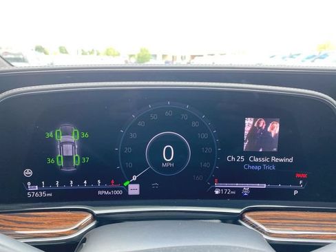Used 2022 Cadillac Escalade ESV Premium Luxury AWD/4WD image 11