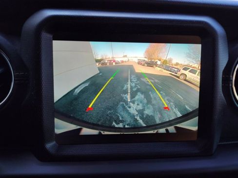 Used 2023 Jeep Wrangler Unlimited Sahara image 17