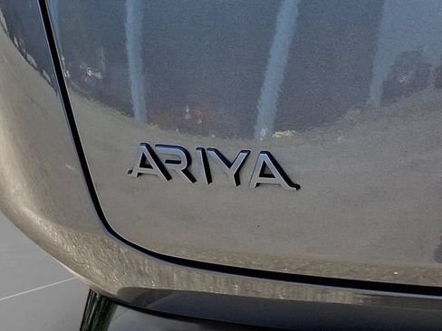 Used 2023 Nissan Ariya FWD image 32
