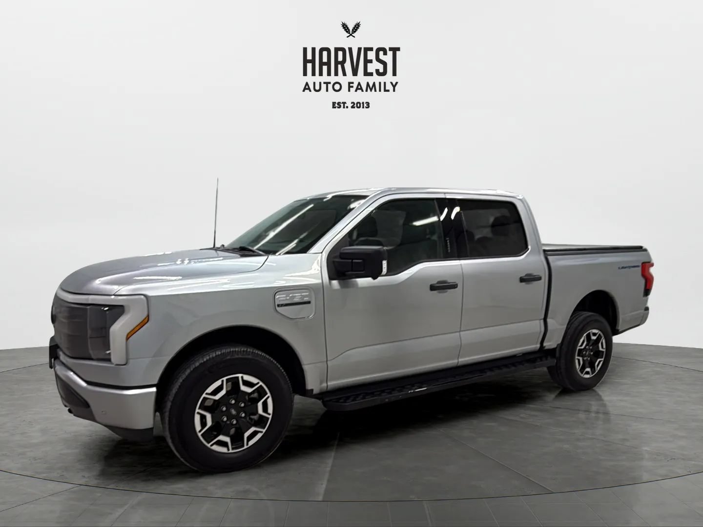 Used 2022 Ford F150 Lightning XLT AWD/4WD image 1