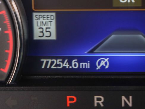 Used 2021 Ford Explorer XLT w/ Equipment Group 202A image 16