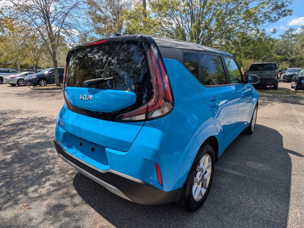Used 2023 Kia Soul S FWD image 4
