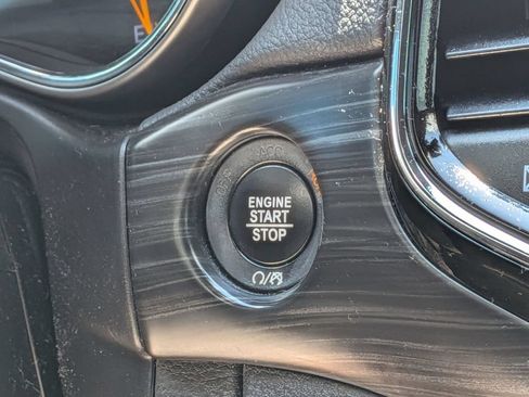 Used 2019 Jeep Grand Cherokee Altitude AWD/4WD image 19