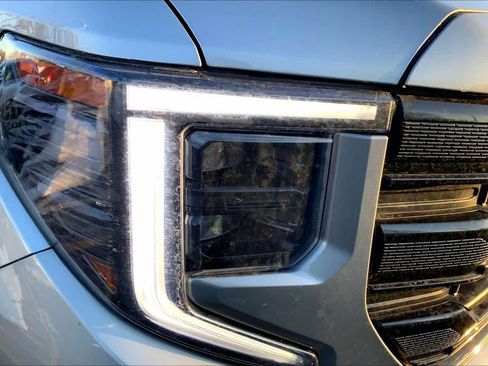 Used 2023 GMC Sierra 1500 Elevation image 28