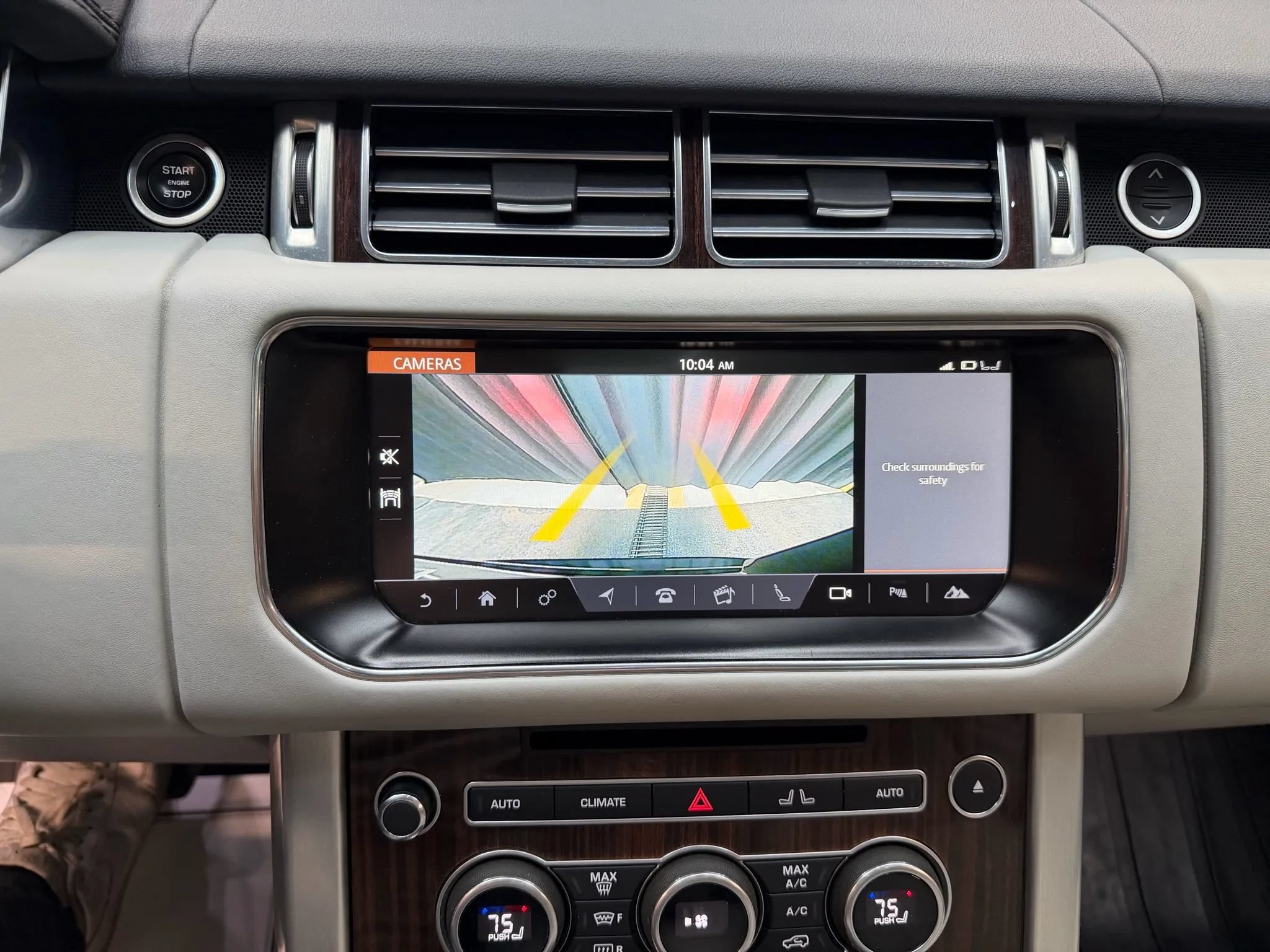Used 2017 Land Rover Range Rover HSE AWD/4WD image 27