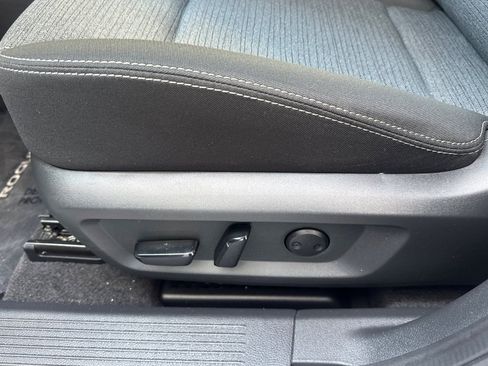 Used 2022 Nissan Rogue SV AWD/4WD image 14