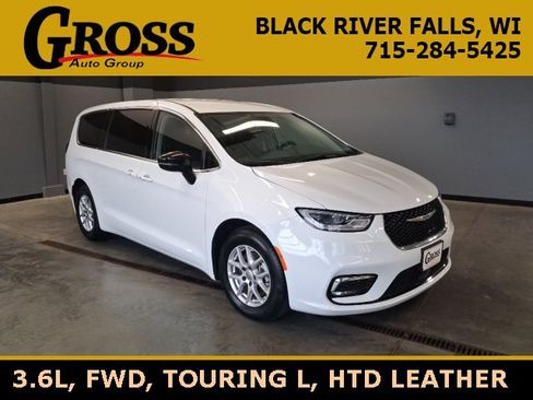 Used 2024 Chrysler Pacifica Touring-L image 1