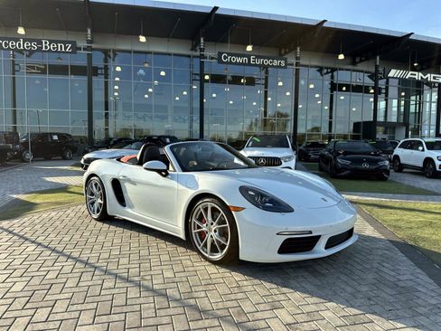 Used 2018 Porsche 718 Boxster S image 2