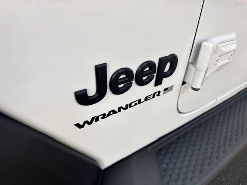Used 2023 Jeep Wrangler Unlimited Sport AWD/4WD image 18