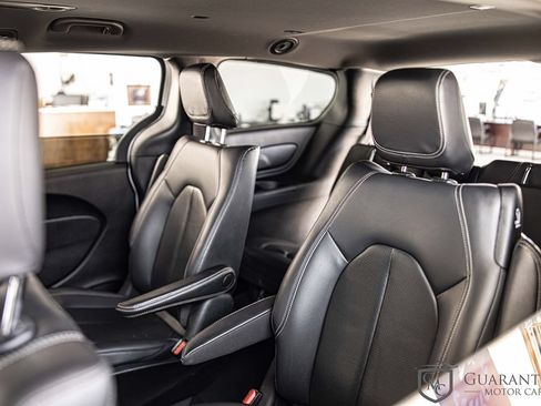 Used 2022 Chrysler Pacifica Touring-L w/ S Appearance Package FWD image 30