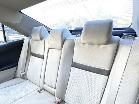 Used 2013 Toyota Camry L image 17