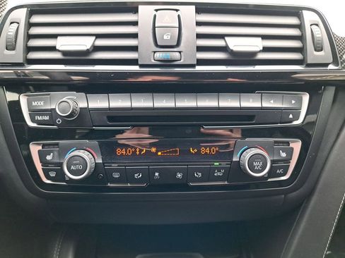 Used 2015 BMW M4 Coupe image 25