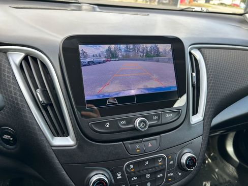 Used 2024 Chevrolet Malibu LT w/ Midnight Edition image 19