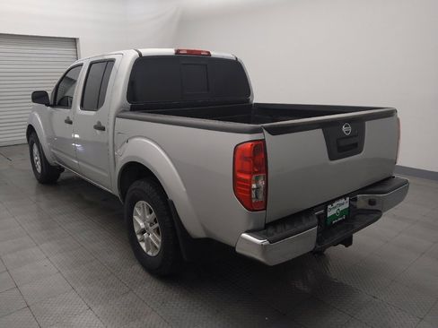 Used 2019 Nissan Frontier SV image 5