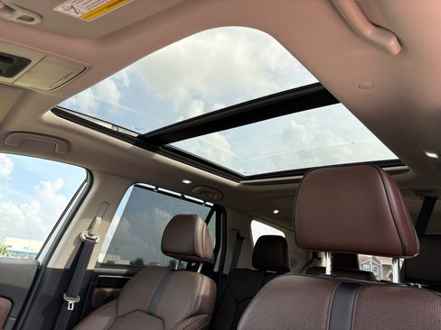Certified 2025 Honda Pilot Elite image 27