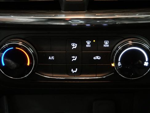 Used 2025 Buick Encore GX Preferred FWD image 18