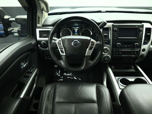 Used 2017 Nissan Titan PRO-4X w/ Pro-4x Convenience Package AWD/4WD image 5